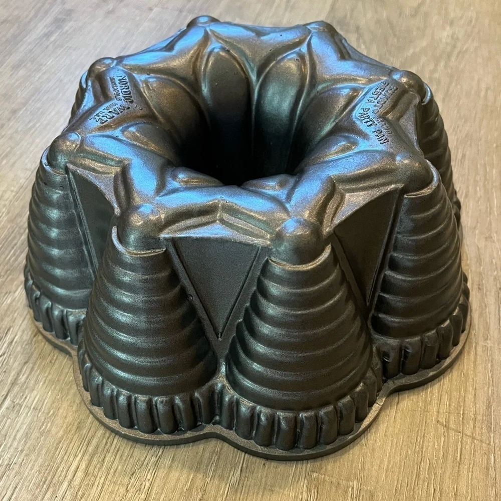Nordic Ware Bundt Brand Fiesta Party Cake Pan Set of Two